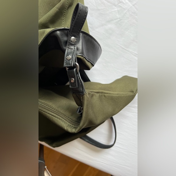 XL Nylon Tote Bag - Picture 3 of 7